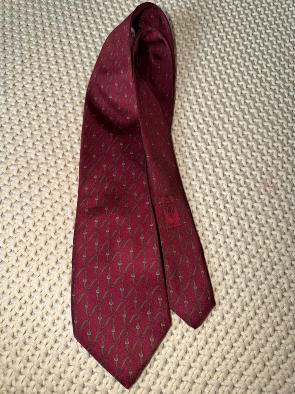 Gucci Men's Wine Red Silk Tie with Subtle Olive Motif